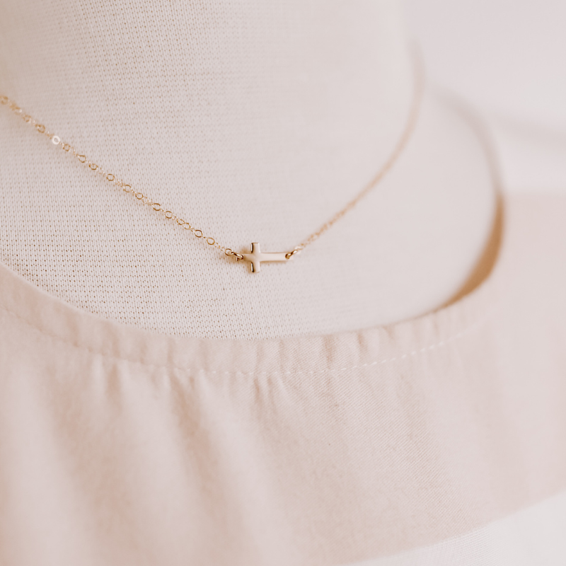 Arica | Sideways Cross | Necklace